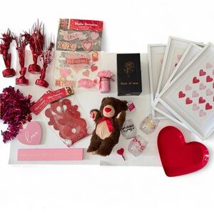 Valentines Day Decorations Set, 24+pieces